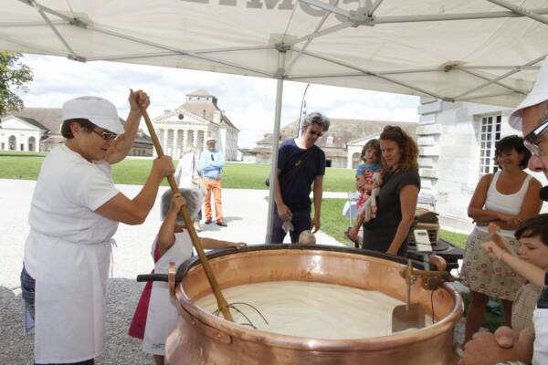 savoureuse tournee 2014 saline royale arc et senans cigc petit - Les Rendez-Vous du Comté