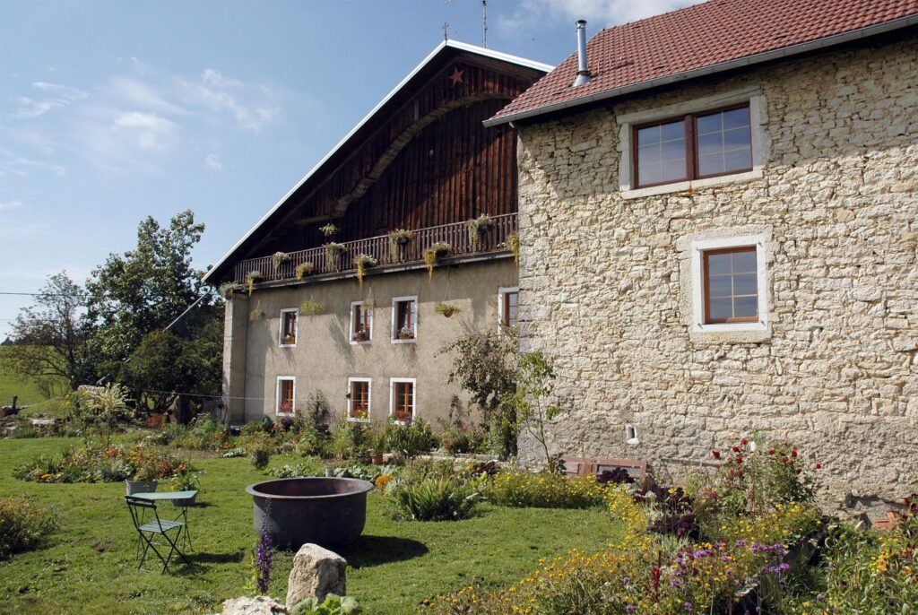 ferme chateau des louisots scaled 1